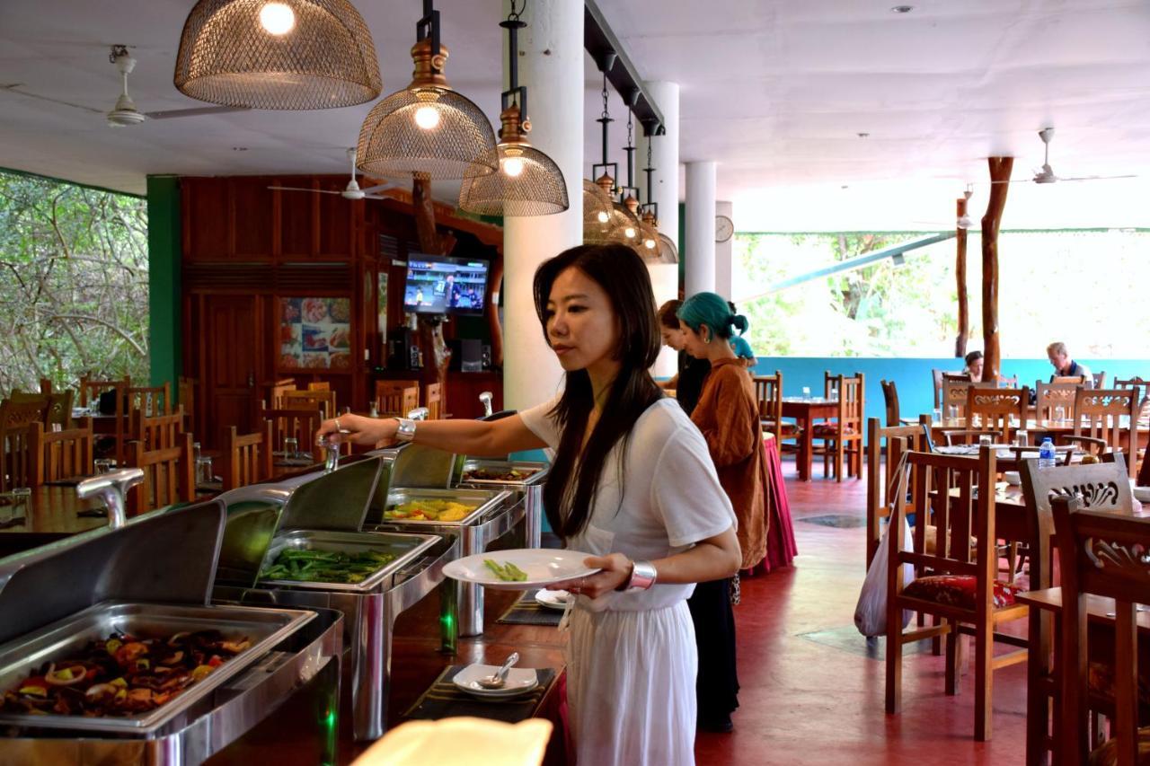 Hungry Lion Resort Сигирия Екстериор снимка
