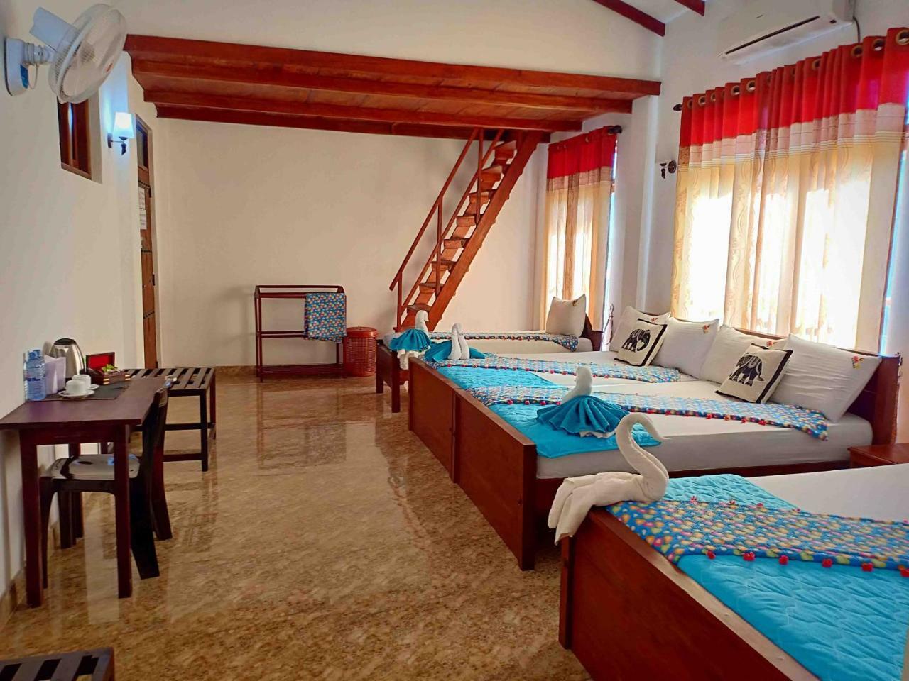 Hungry Lion Resort Сигирия Екстериор снимка