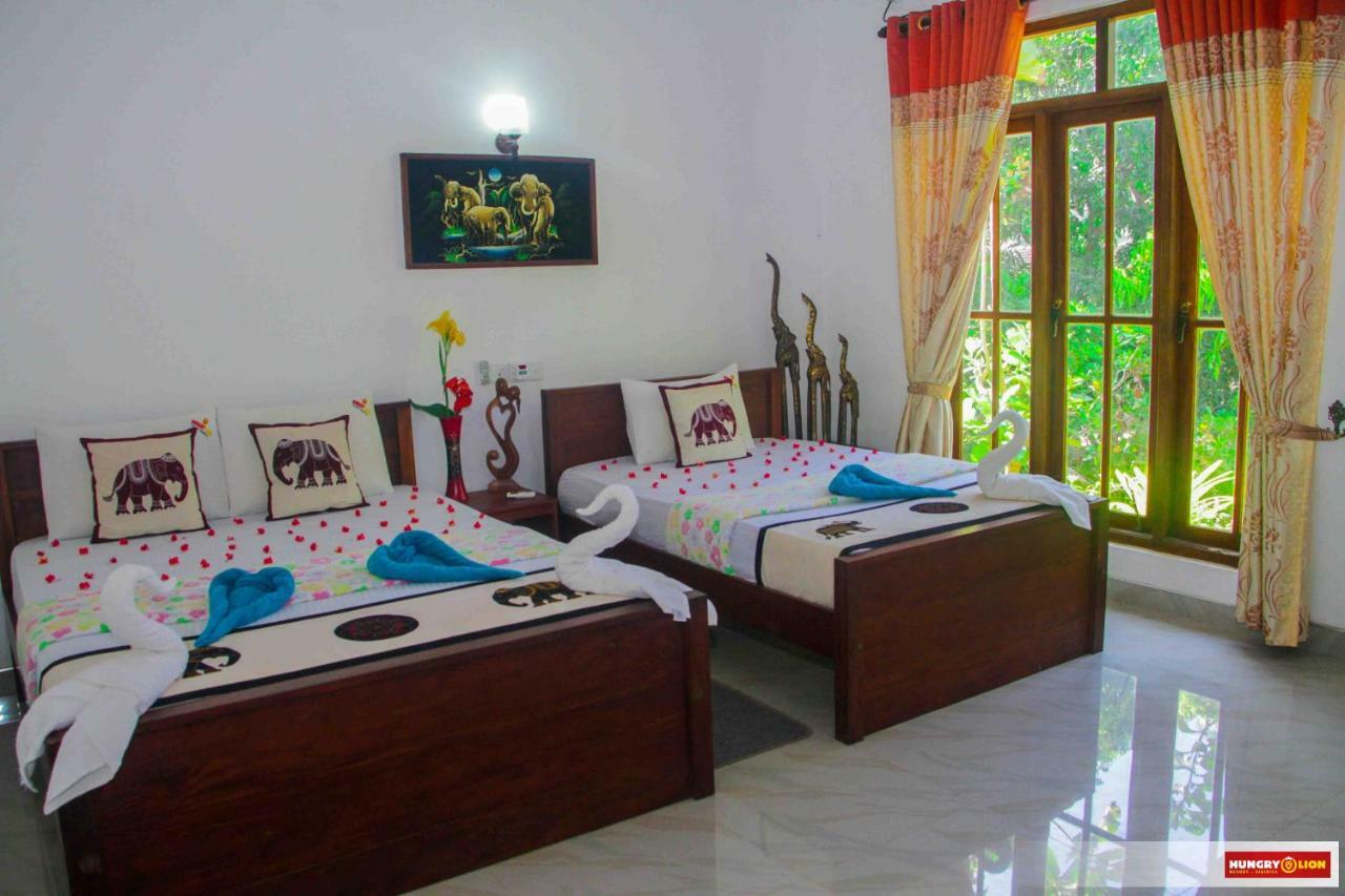 Hungry Lion Resort Сигирия Екстериор снимка