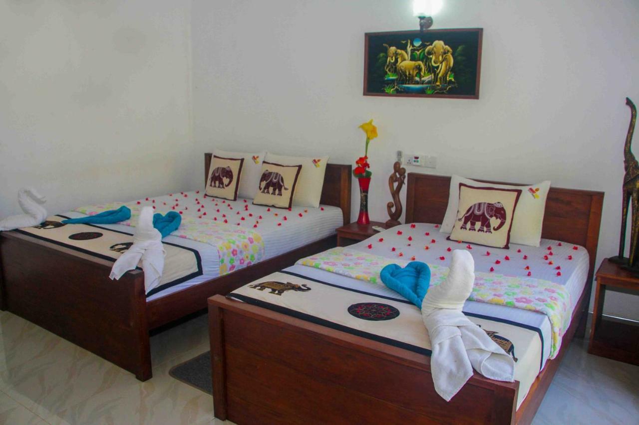 Hungry Lion Resort Сигирия Екстериор снимка